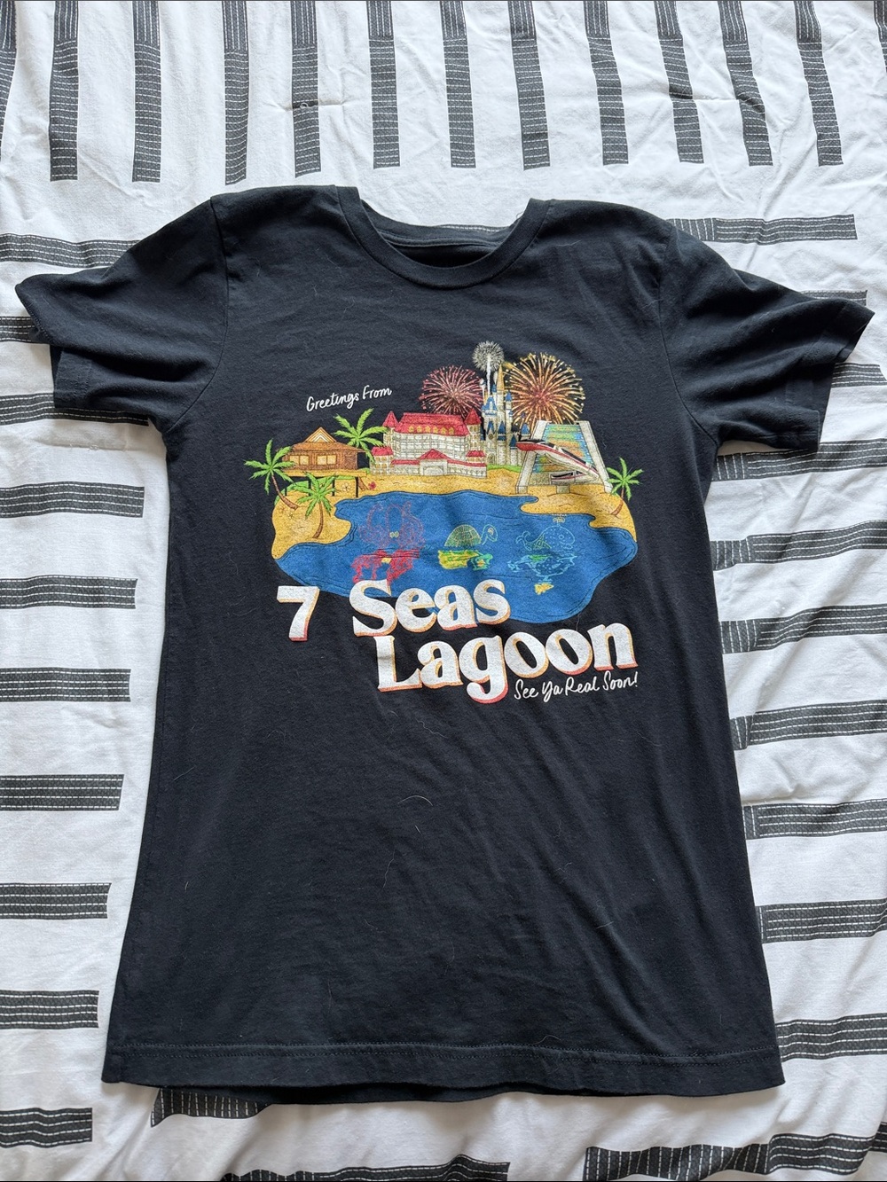 7 Seas Lagoon Graphic Tee - Black